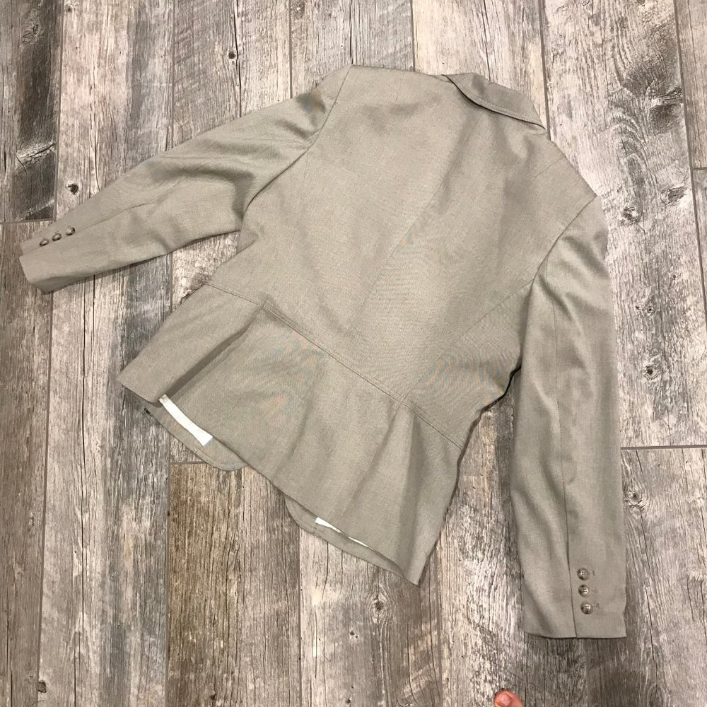 Stylish Button Down Blazer - image 5